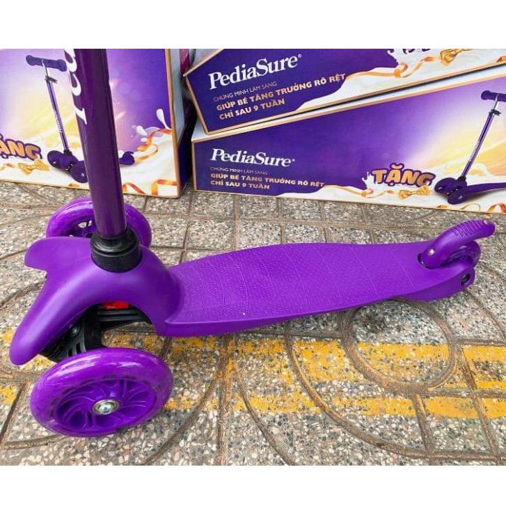 Xe trượt Scooter Pediasure-Xe trượt Scooter bánh phát sáng - Hàng khuyến mãi sữa Pediasure