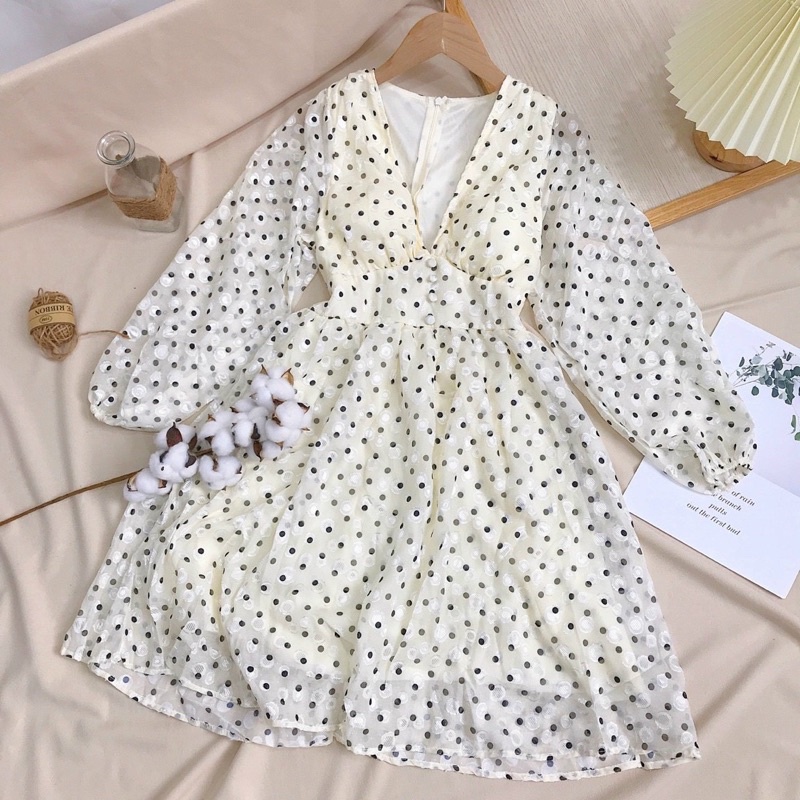 ‼️‼️đầm ren bi cổ v nút bọc,hàng đẹp y hình nè