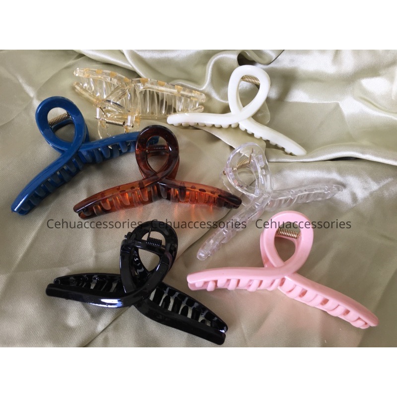 Kẹp tóc nhựa xoắn tiện lợi cho mùa hè của cô nàng cá tính nhà Cehuacc