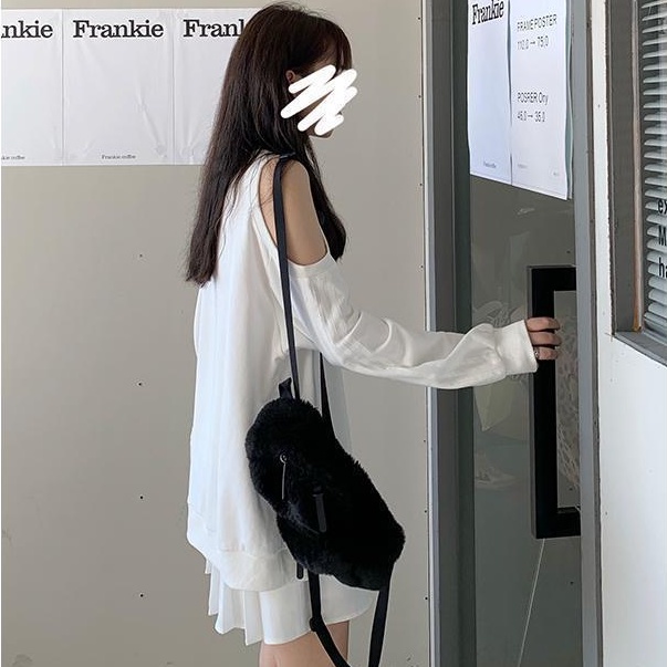 Áo hoodie trễ vai tay dài màu trắng thiết kế độc đáo phong cách Hàn Quốc