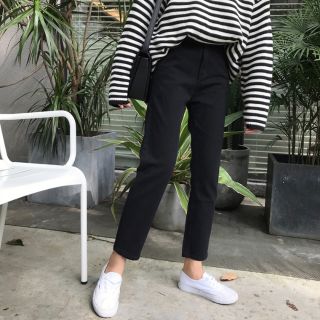 Quần jeans ống đứng