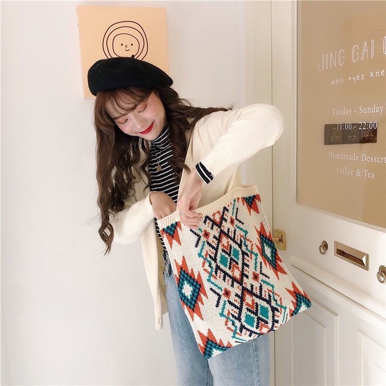 【New& Free Shipment】Floral Knit Shoulder Bag Large Capacity Lazy Style Handbag