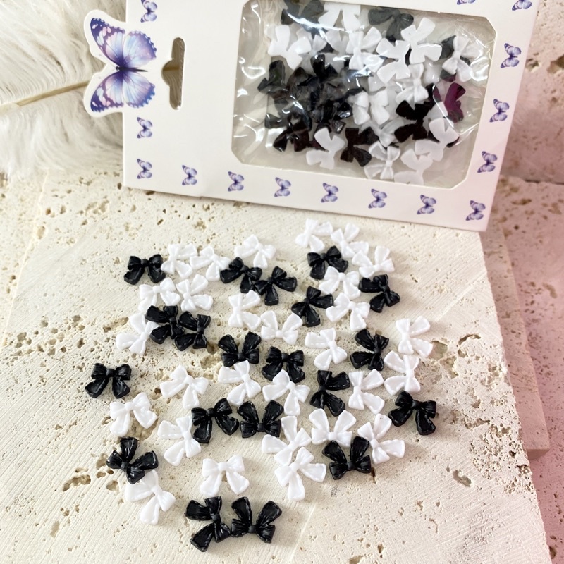 Charm nơ vuông mix đen trắng