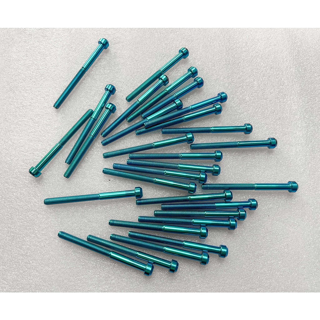 Ốc titan đầu trụ gắn lốc máy chuẩn Gr5