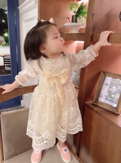 Đầm ren bé gái