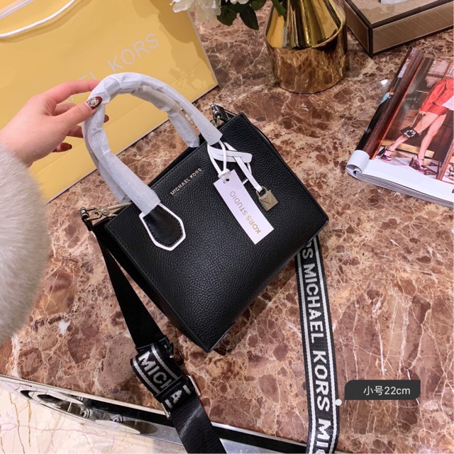 ✨Túi MK Michael Kors da thật check code size to + nhỏ