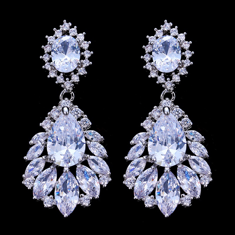 Khuyên Tai Giọt Nước Đính Đá Zircon Sang Trọng