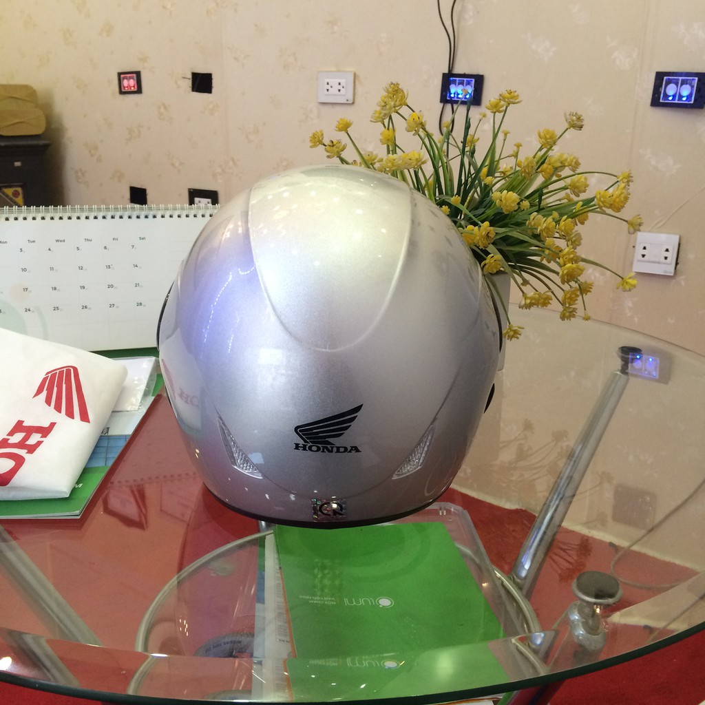 Mũ bảo hiểm 3/4 màu Bạc chính hãng bảo hành 6 tháng