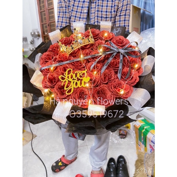 Hà nội ship hoả tốc- bó hoa hồng nhũ 30 bông kết hợp vương miệng tặng full phụ kiện và thiệp