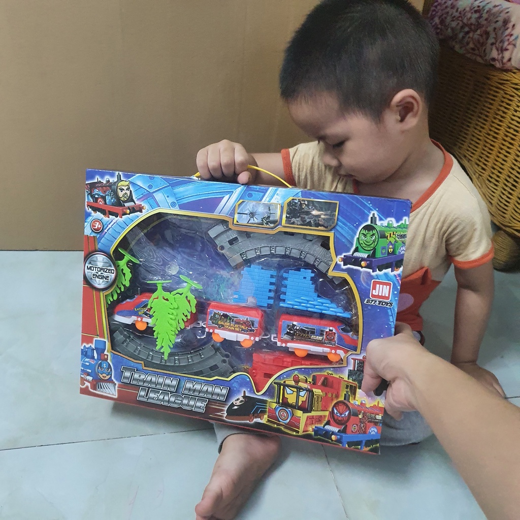 Đoàn Tàu Hỏa Đường Ray Xe Lửa Bộ Đồ Chơi Mô Hình TRAIN MAN LEAGUE Chạy Bằng Pin Dành Cho Trẻ Em