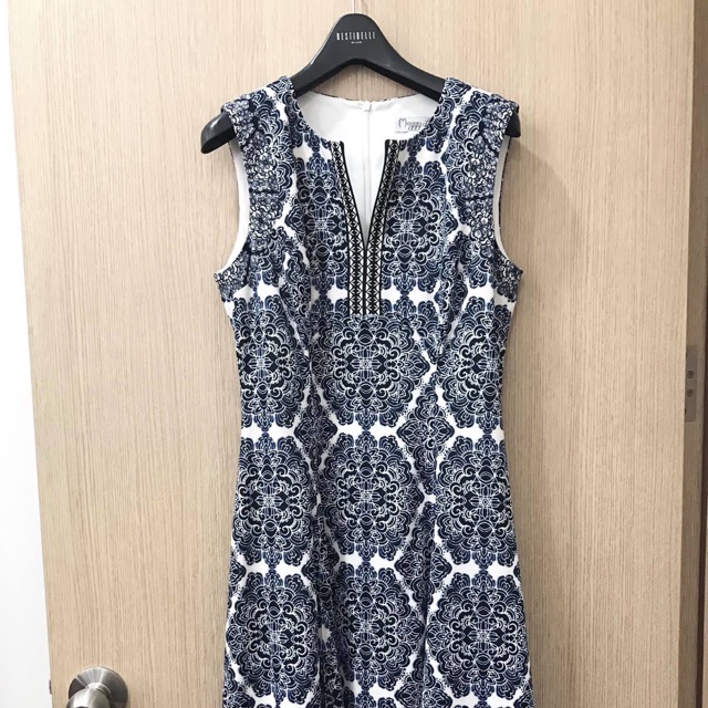 Mẫu cổ tim này có 5 màu .   Ai đặt nhắn e nha giá.  Tay nhún , form xoè ráp mảnh, chất vải tây co dãn, 1 lớp ko lộ .  k