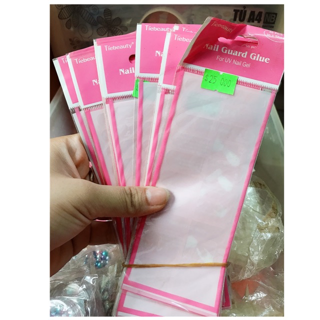 Miếng dán bảo vệ móng khi sơn móng