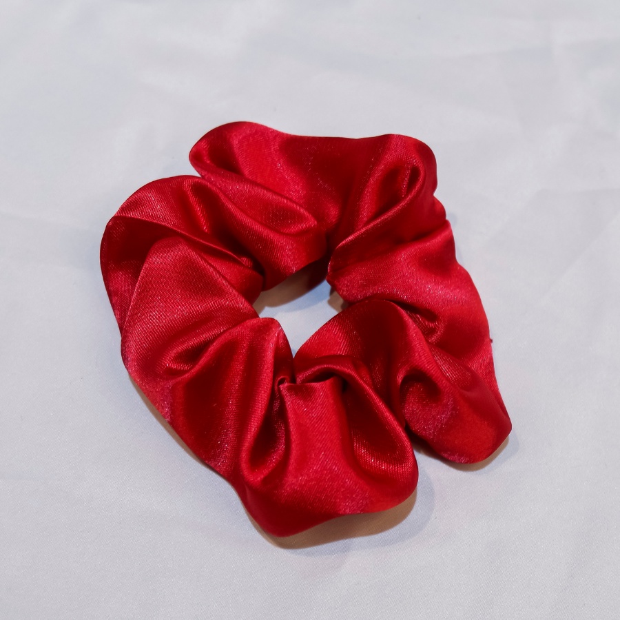 Cột tóc Scrunchies lụa màu Đỏ HTO17 Hỉn Hỉn Store