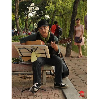 Giá để bản nhạc đàn guitar