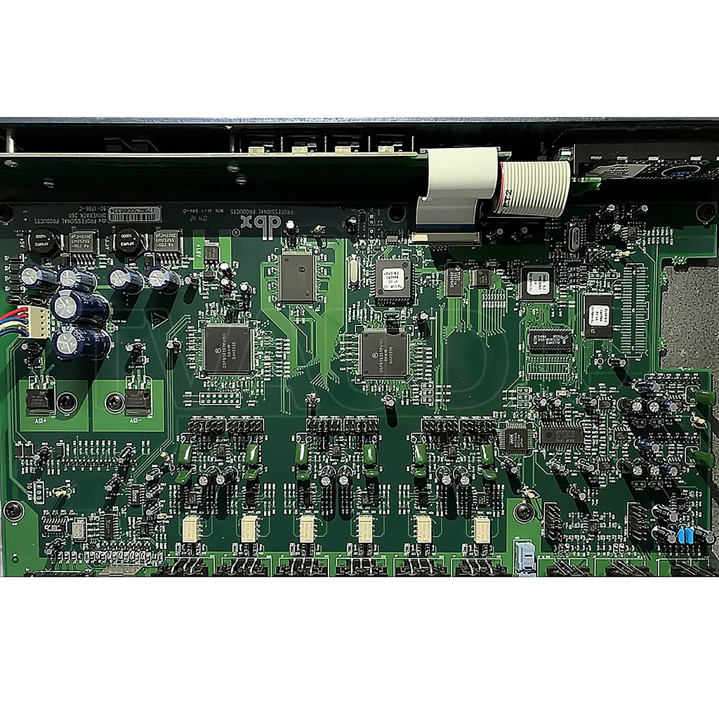 Thiết bị xử lí âm thanh DIVERACK DBX