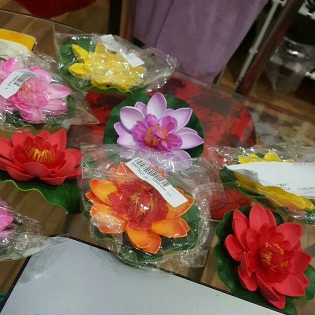 Hoa sen giả dùng trang trí hồ nước tiện dụng