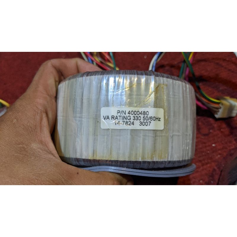 Biến Áp Xuyến Của Mỹ  vào 220v ra 33v và 22v Đối Xứng