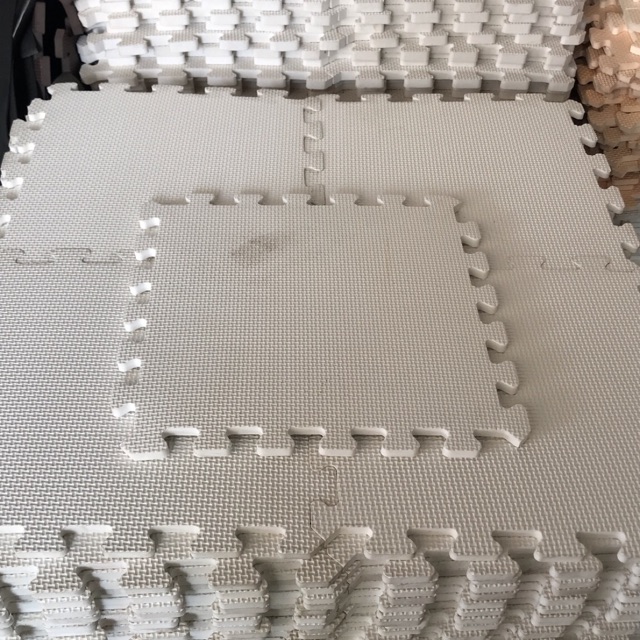 Thanh lí thảm trắng 30*30