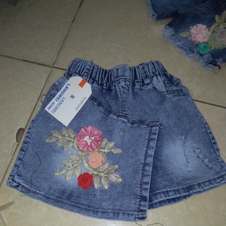 Com bo quần bé gái