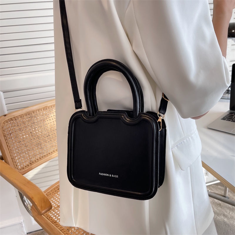 Túi xách messenger hình vuông nhỏ cầm tay phong cách thời trang xuân hè 2022 mới sang trọng cho nữ