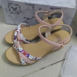Sandal quảng châu