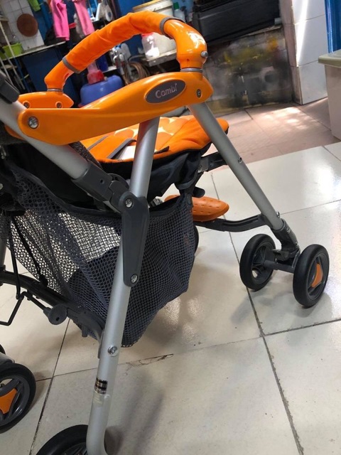 Xe đẩy du lịch Combi Cực Kỳ Gọn Nhẹ