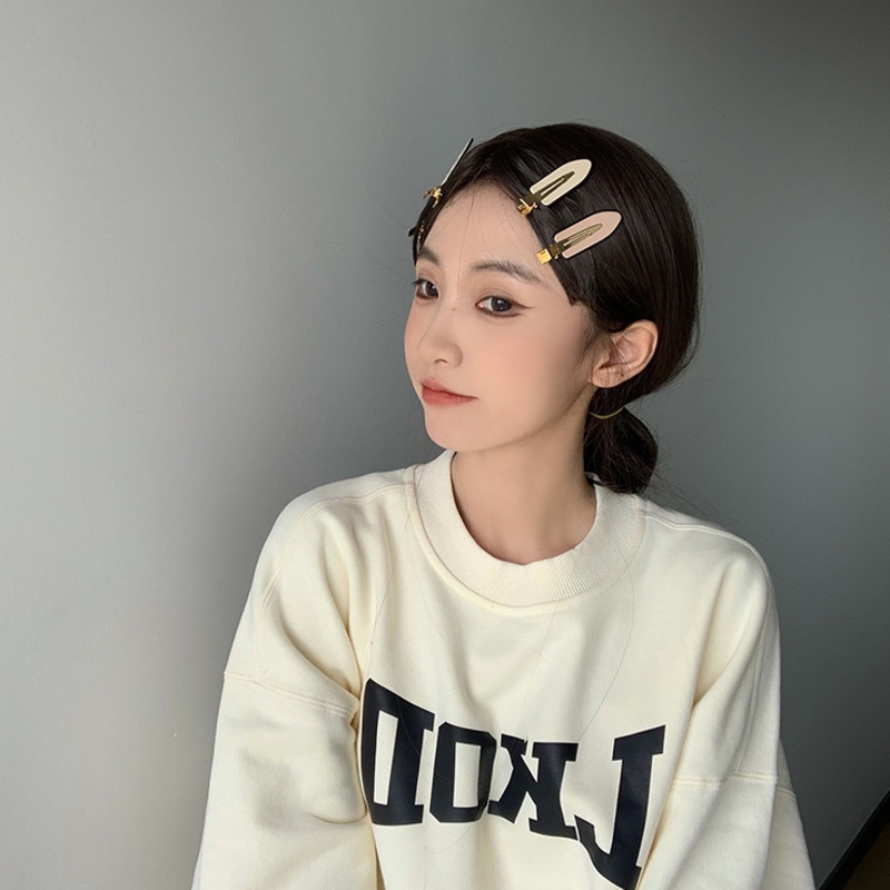 Kẹp tóc phong cách retro thời trang cho nữ