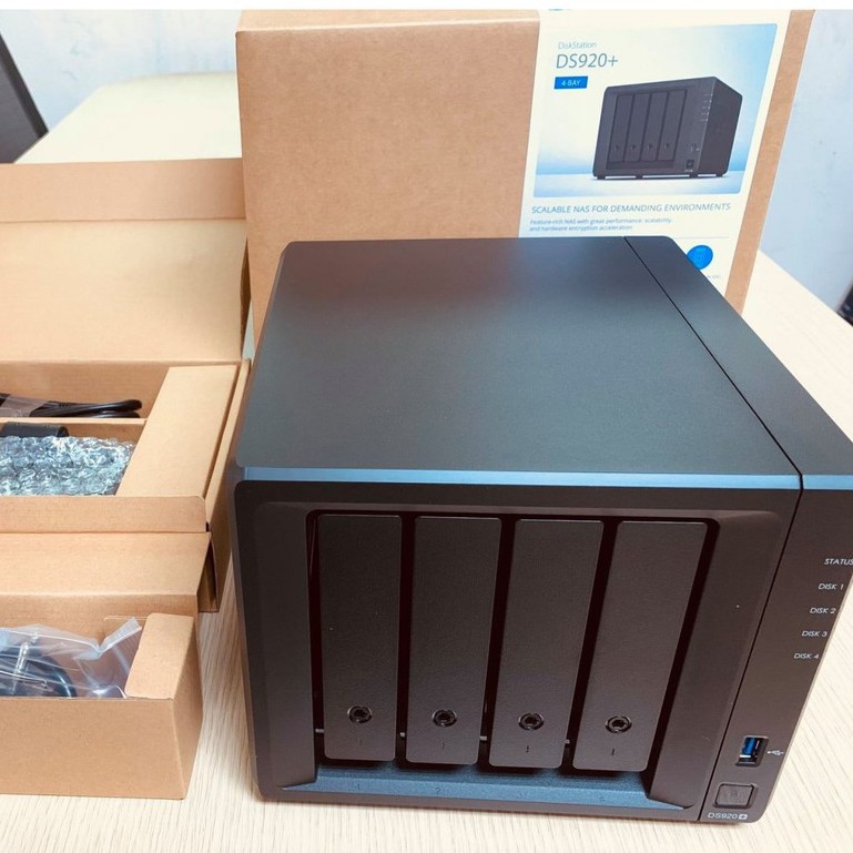 Ổ Cứng Mạng Synology NAS DS920+ (Đen) - Hàng Chính Hãng