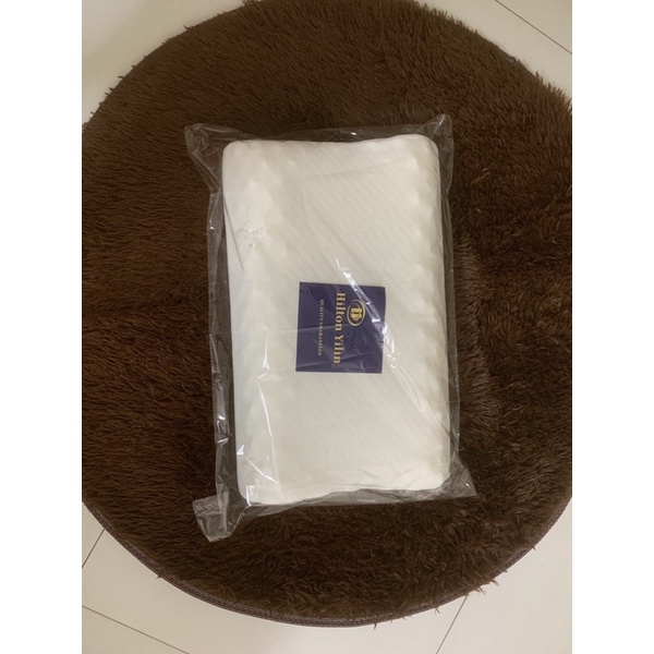 Gối cao su non HILTON mềm mại không đau đầu (Bán Rẻ lấy Tương Tác)