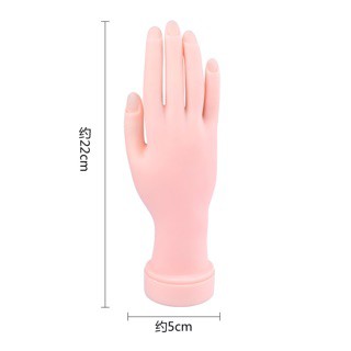 Bàn tay silicon tập làm móng