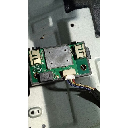 Bộ bo TCL L32S6100 củ hư màn bo chạy ok như hình,tháo máy bo nguồn,bo chính,cặp loa,bo wifi,dây mắt phím.cho anh,em cần