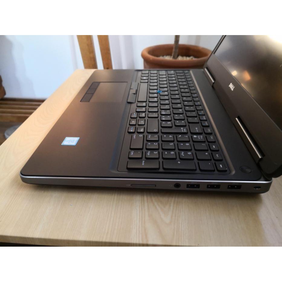 Laptop Cũ Dell Precision 7510 Core i7- 6820HQ| Ram 8GB| SSD 256G| VGA M1000M| Màn 15.6 Full HD