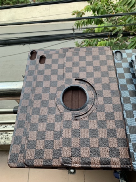 Smart cover Ipad Pro 11/12.9 2018 thương hiệu LV