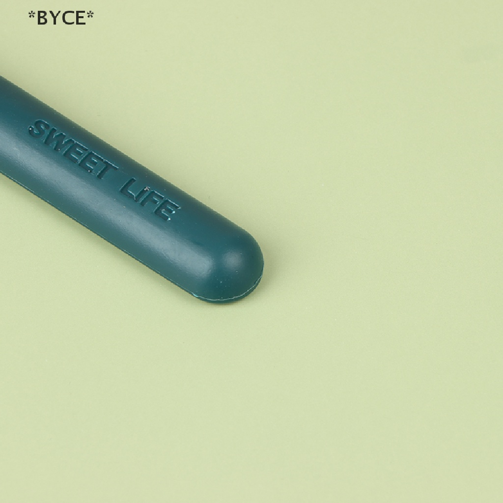Dụng Cụ Vệ Sinh Lược Chải Tóc BYCE