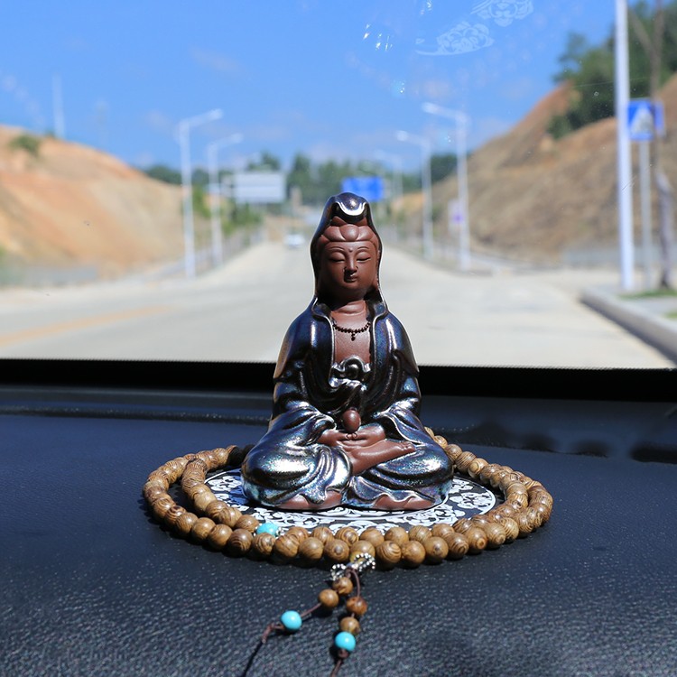 Tượng Phật Bà , Quan Âm Bồ Tát để taplo xe hơi