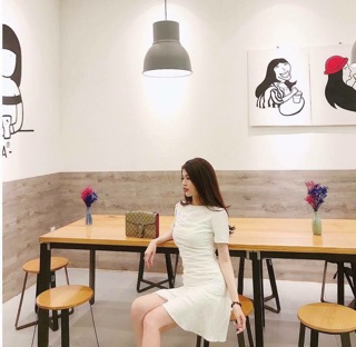 Đầm body trắng nhún thân