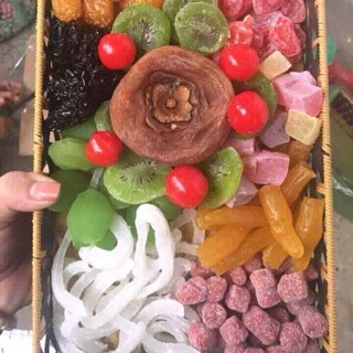 Mứt tết khách nhung