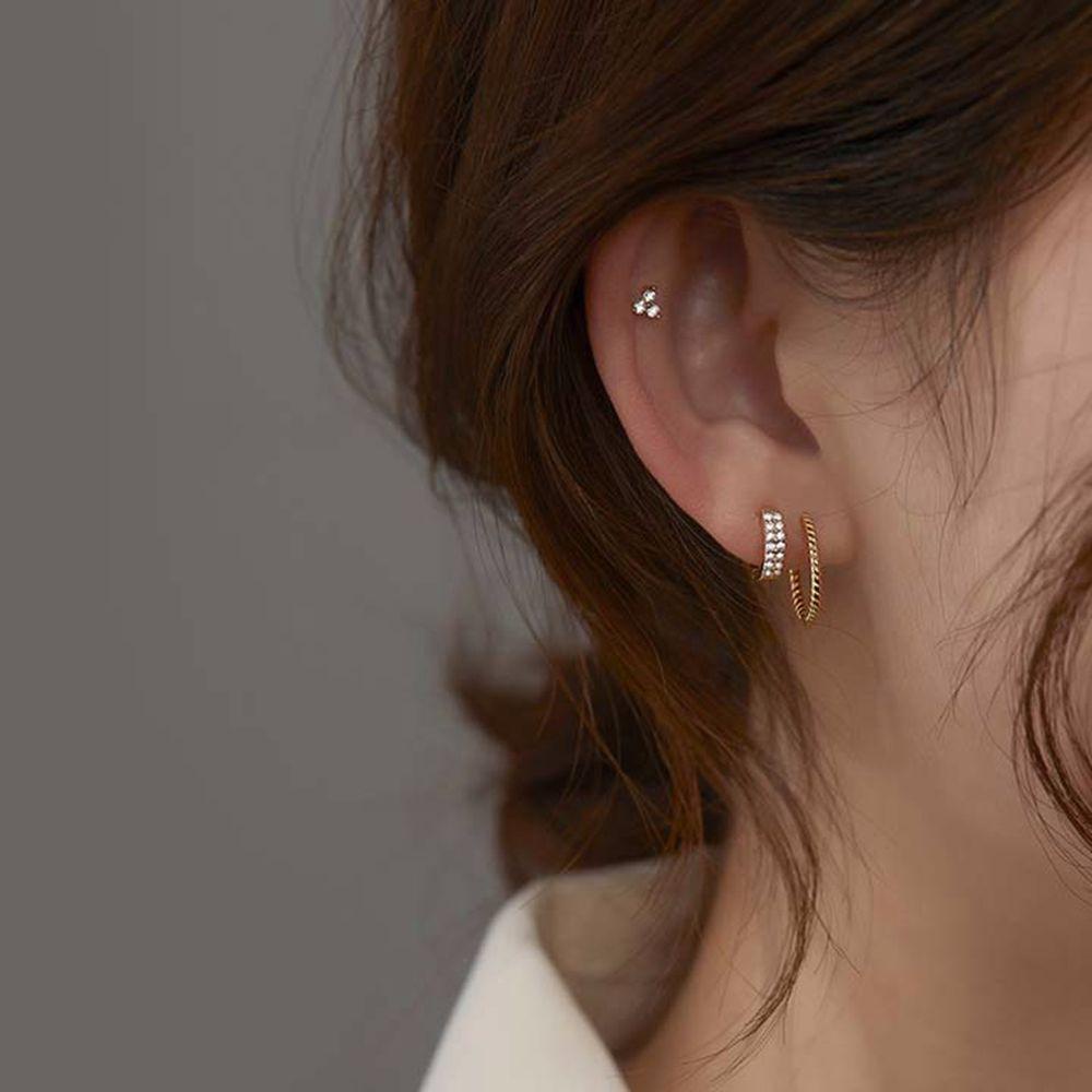 Khuyên Tai Tròn Tam Giác Xoắn Bằng Đồng Đơn Giản MXMUSTY