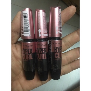 Mascara dài và cong mi Maybelline