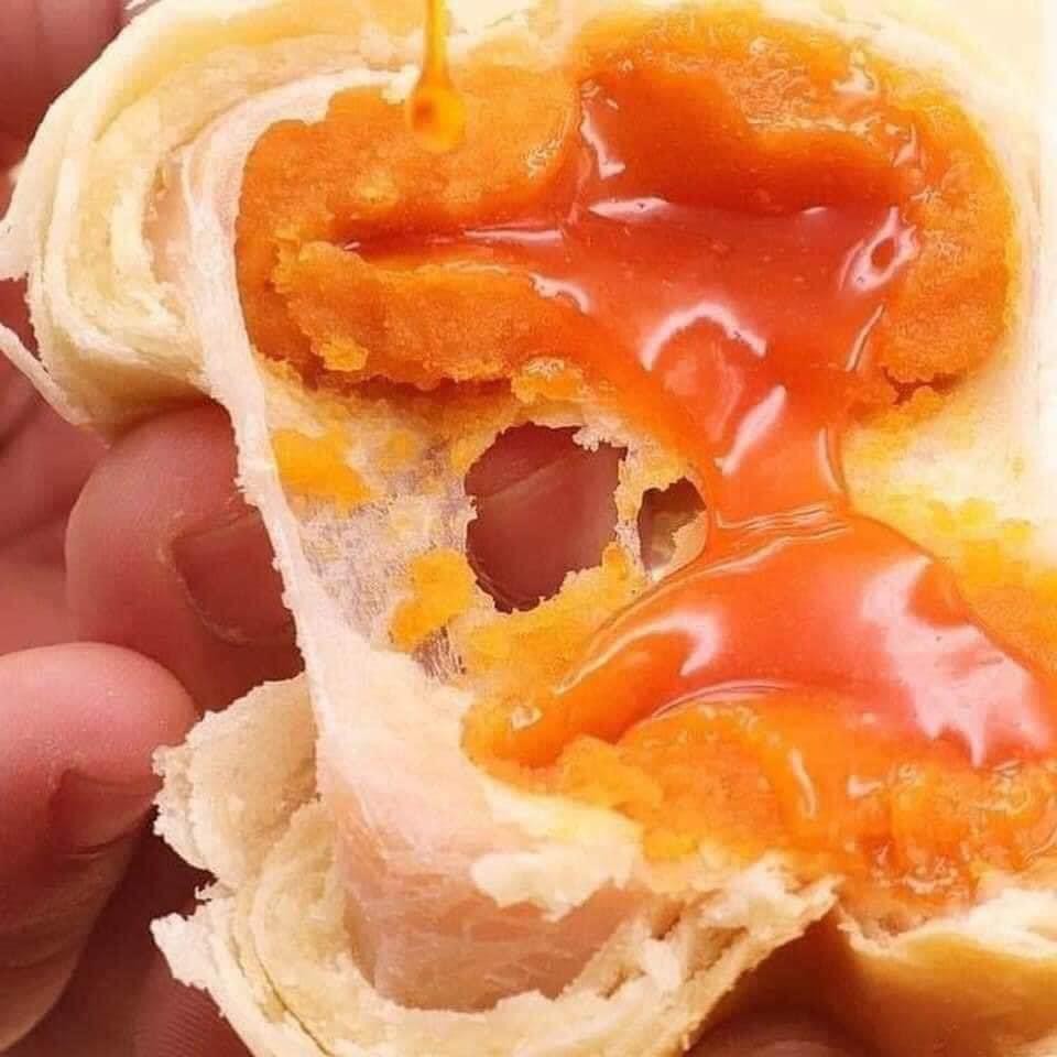 [ Combo 1KG ] Bánh Liu pía khay trứng chảy Egg Yolk Puff siêu hot
