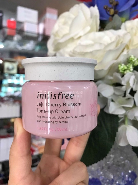 Kem dưỡng Innisfree hoa anh đào Tone Up Cream 50ml