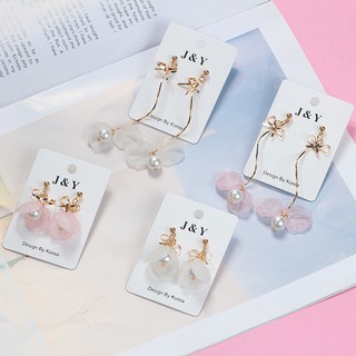 Khuyên tai cánh hoa ngọc dáng ngắn dài