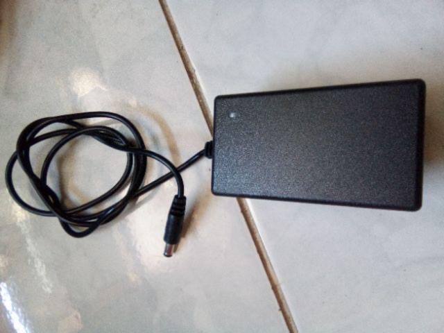 TNS.. Sạc pin lithium 12,6v 2Ampe. Sạc pin 3s. Loại xịn