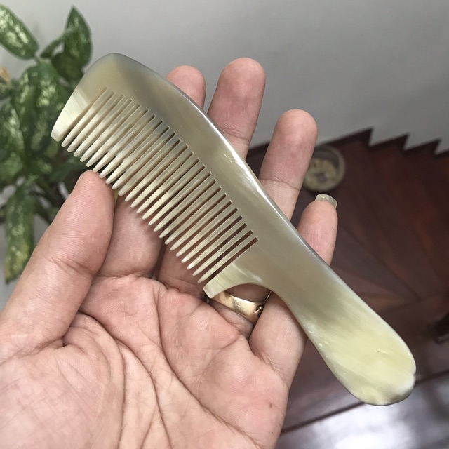 Lược sừng xuất Nhật - COH134 (Size: M) Lược nhỏ gọn - Horn Comb of HAHANCO - Có lợi cho sức khỏe