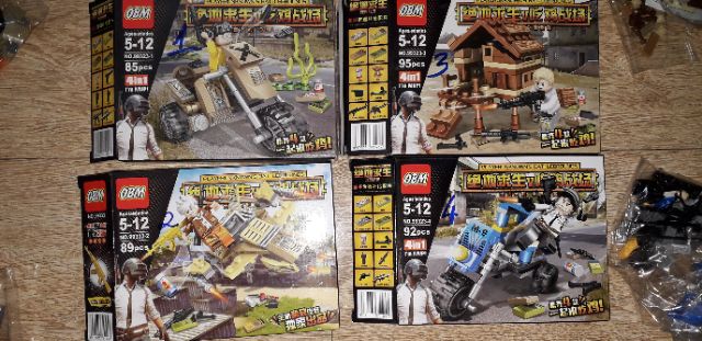 Lắp ráp 1 hộp Lego Battergruond 99323 có nhiều chi tiết