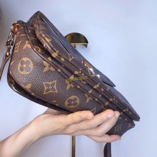 Túi LV dáng cặp si Nhật xịn sò