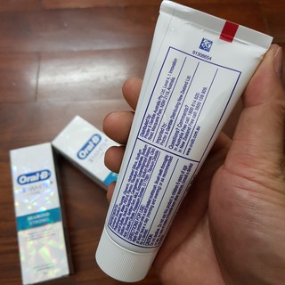Kem Đánh Răng Oral B 3D White Luxe 95g