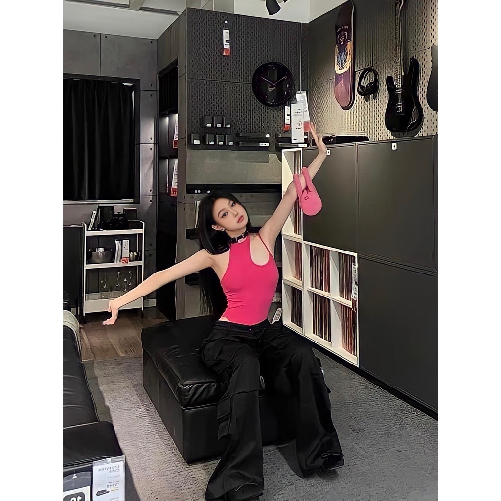 Áo Bodysuit Ba Lỗ Hồng Và Quần Suông Túi Hộp