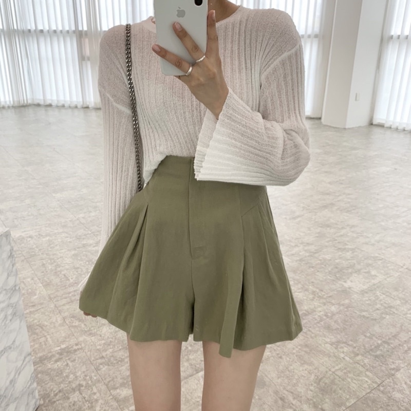 set áo croptop len mỏng xuyên thấu cổ tròn cao dài tay quần short đùi cạp cao vải xếp ly giả váy form dáng rộng