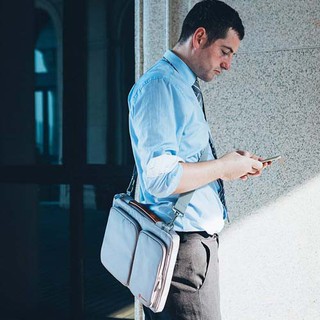 TÚI ĐEO TOMTOC SHOULDER BAG CORNERARMOR - SLIVER (T085)